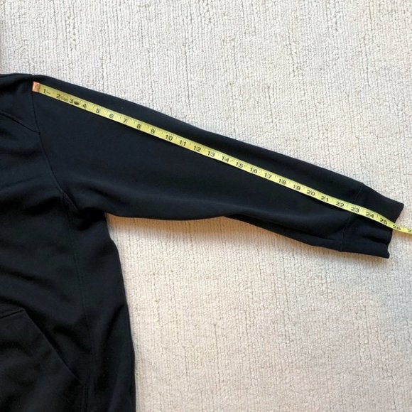 Nike MLB Black and Orange Sweatshirt with Athletic Design - Picture 6 of 10